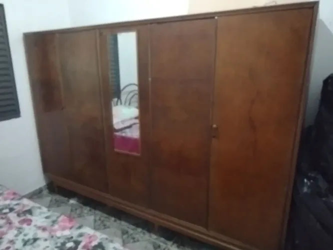 Guarda-roupa vintage