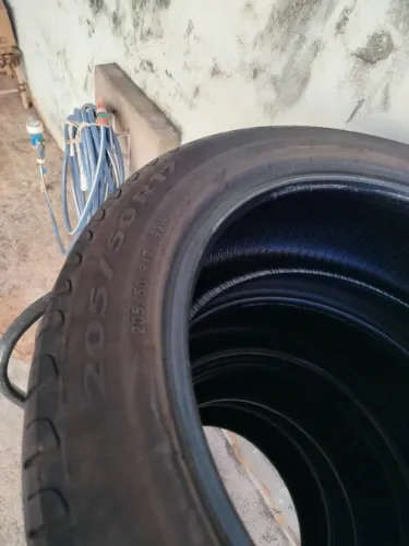Vendo 4 pneus aro 17 mais de meia vida Bom