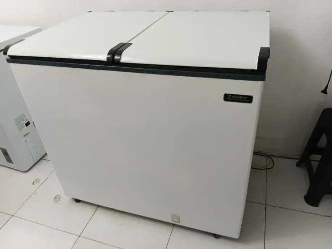 Frize orizontal Esmautec