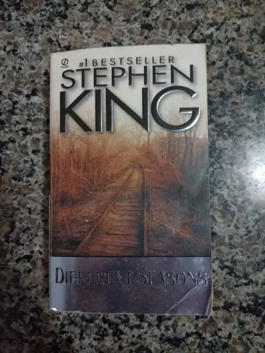 Livro Stephen King - DIFFERENT SEASONS (em inglês)