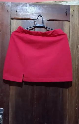 Saia Vermelha - Tamanho: M