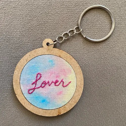 Chaveiro Bordado Taylor Swift 5cm