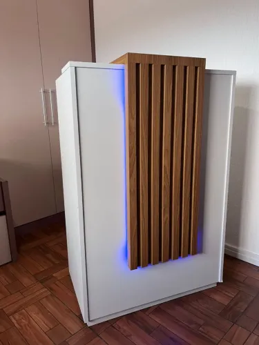 Balcão de atendimento com LED