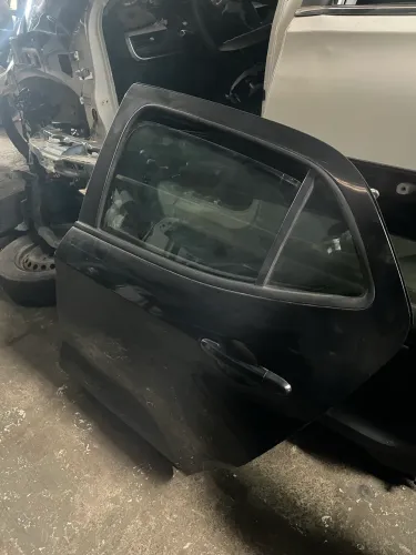 PORTA TRASEIRA ESQUERDA FIAT ARGO