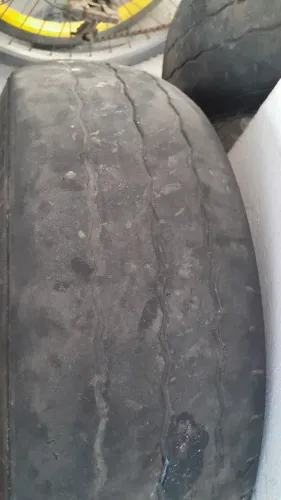 PNEU 205 70 R15c