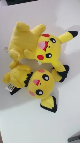 Pelúcias pokemon pikachu e pichu original 