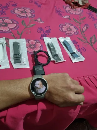 Galaxy wath 5 pró , usado top acompanha 5 pulseiras + carregador original.