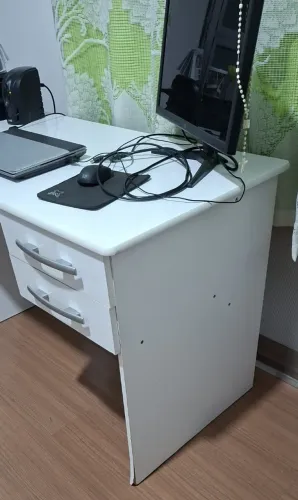 VENDO MESA DE ESCRITÓRIO COM 2 GAVETAS
