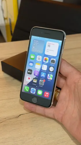 iPhone SE 2020 128GB Branco - Loja física! Processador do iPhone 11! Com 3 meses garantia!