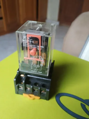 Relé auxiliar industrial MK3PS-I com base