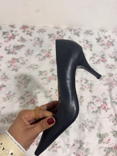 Scarpin preto bico fino