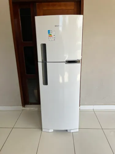 Geladeira nova menos de 1 ano de uso