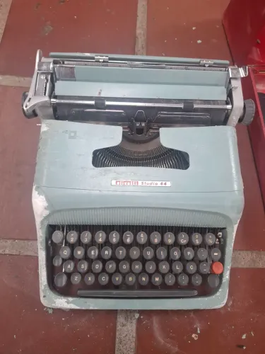 MAQUINA DE ESCREVER