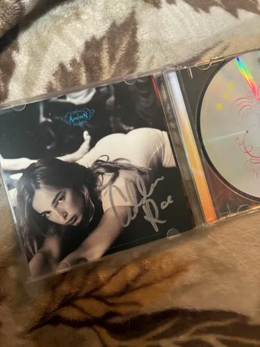 Addison Rae , cd autografado