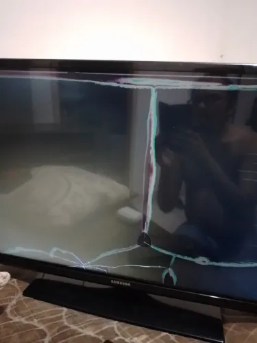 2 TVs Samsung + LG 32" Para Peças Tela Quebrada R$200