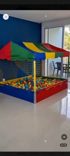 Vende-se 2 piscinas de bolinhas grandes