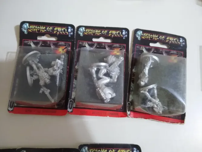 Conjunto Miniaturas Legions of Steel Lacradas - Lote 18