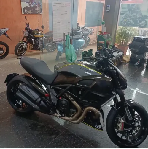 Ducati Diavel 