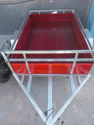 Carretinha 200x130 NOVA - Valor do anúncio é sugestão de entrada mais parcela no cartão.