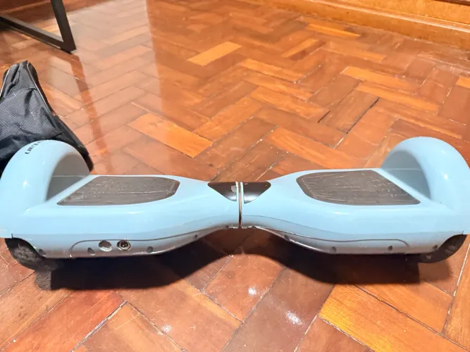 Hoverboard pouco usado por conta de acidentes