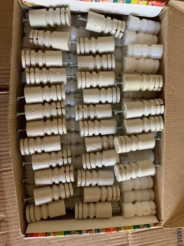 Isoladores para cerca elétrica