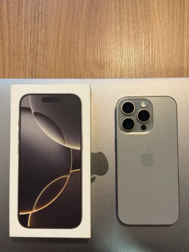 Apple iPhone 16 Pro (128 Gb) - Titânio-natural
