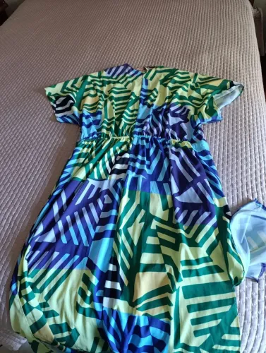 Vestido Maria Valentina, lindo e novo! Na etiqueta, n° 44 ou mais!