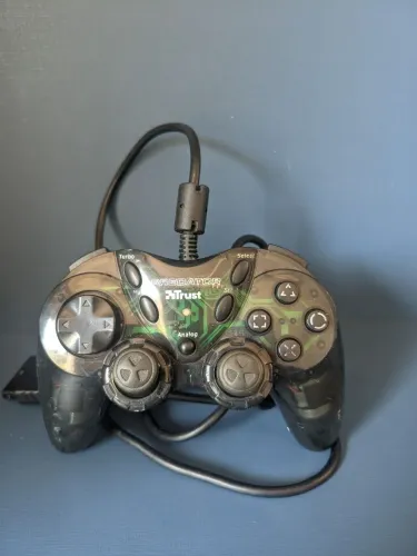Controle PS2/PC PREDATOR TRUSTY