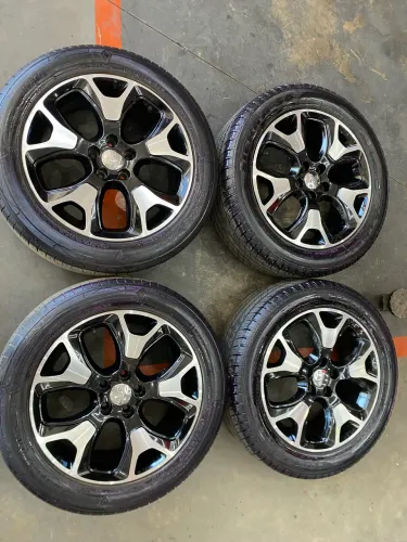 Rodas aro 18 Jeep Compass , renegade e Fiat toro + pneus seminovos 