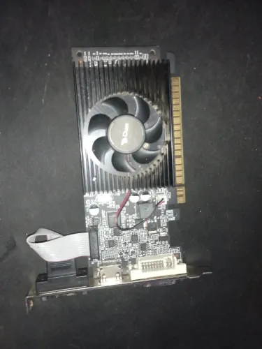 Placa de vídeo GT 210