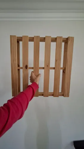 8 pallets de madeira 50cm x 50cm x 8,5cm
