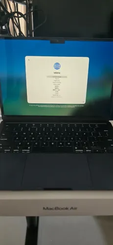 MacBook Air M2 (2022) 8GB RAM/512GB SSD