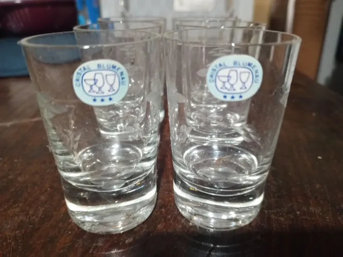Copos de doses de cristal