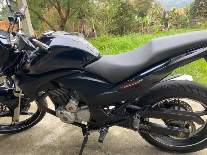 Cb 300