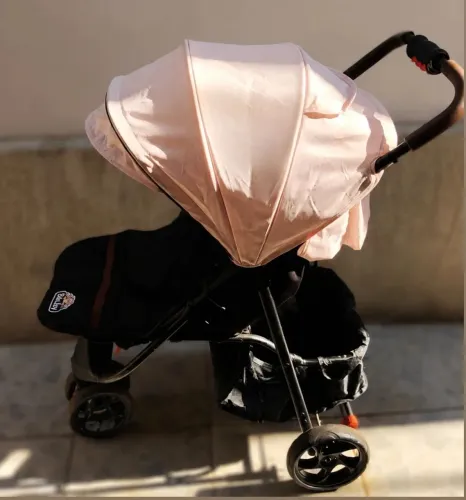 Carrinho de Bebê Bibi Joy - Leve, Prático e Compacto