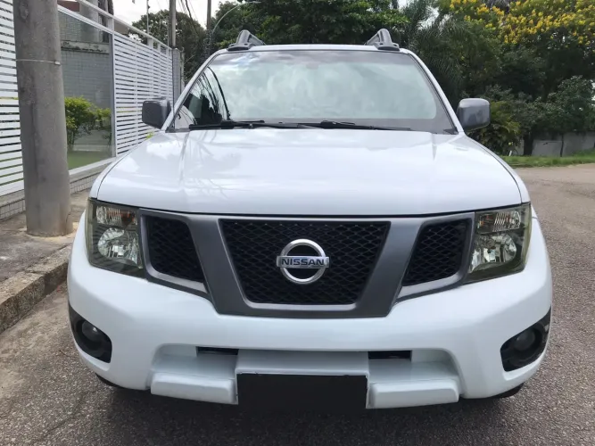 Nissan Frontier SV At.cd 4X4 2.5 TB Diesel Mec. 2015