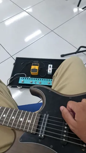 Pedalboard por Pedaleira!