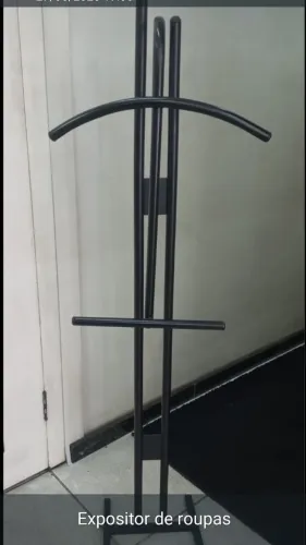 Expositor de roupas 