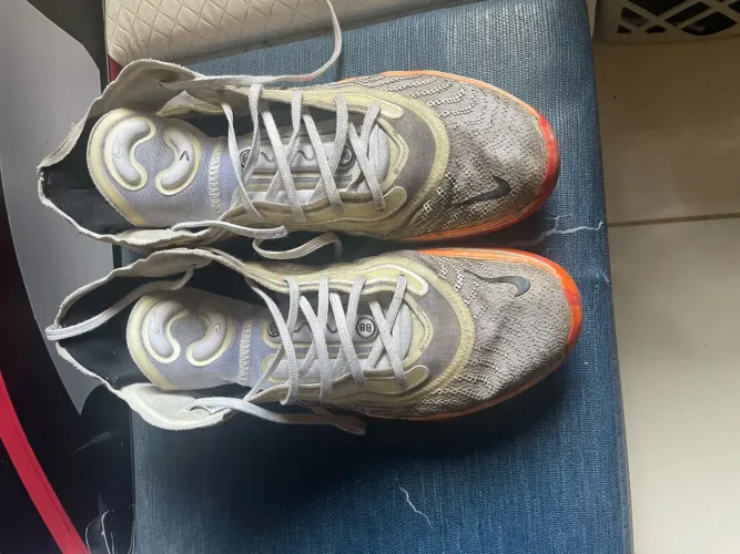 2 tenis nike 