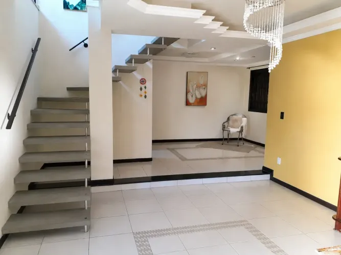 Imóvel para venda possui 220 metros quadrados com 3 quartos