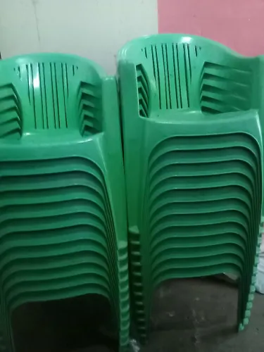 Vende-se 25 Cadeiras Por 350,00 Usadas