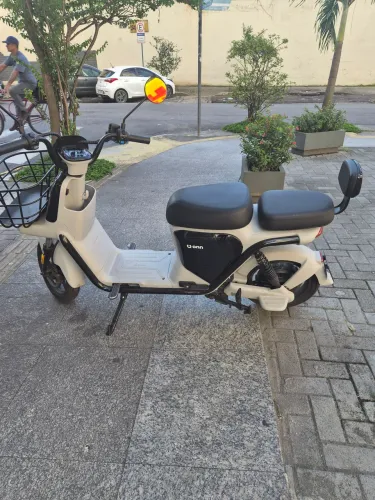 Onn 1000W LEV