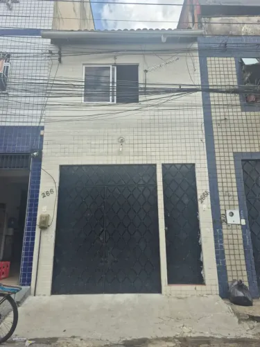 Duplex com entradas independentes para duas famílias no melhor da Parquelandia!!
