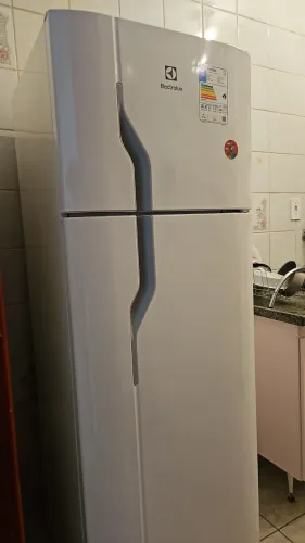 VENDO ITENS DE CASA - GELADEIRA, TV, CAMA E OUTROS