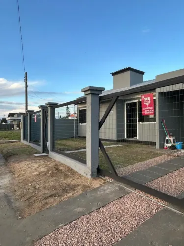 Baixou pra vender! Casa 2 Dormitórios - Lado Mar