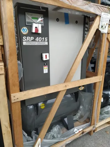  Compressor Parafuso SRP 4015 15HP 230L 51pcm Trifásico 11KW 9 Bar 3/4"