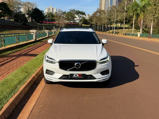Volvo XC-60 XC 60 D-5 Momentum 2.0 AWD Diesel 5P 2019