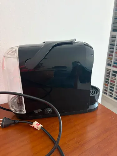 Máquina de café expresso três corações
