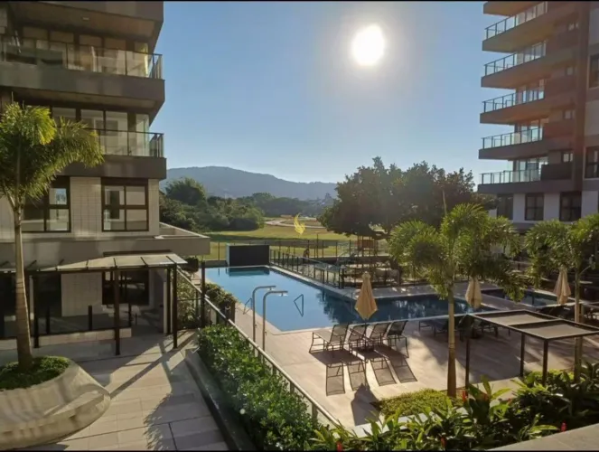 Apartamento 2 suítes mobiliado em Jurerê internacional em condomínio completo de alto padr
