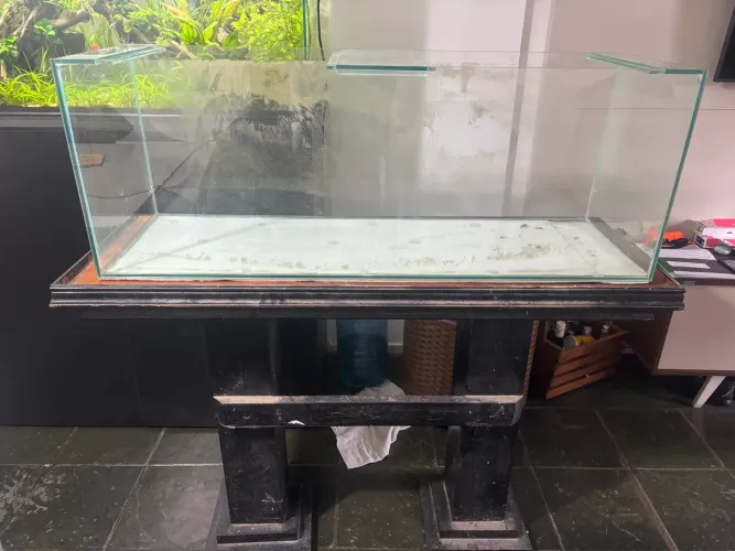 Vendo aquário 150 litros